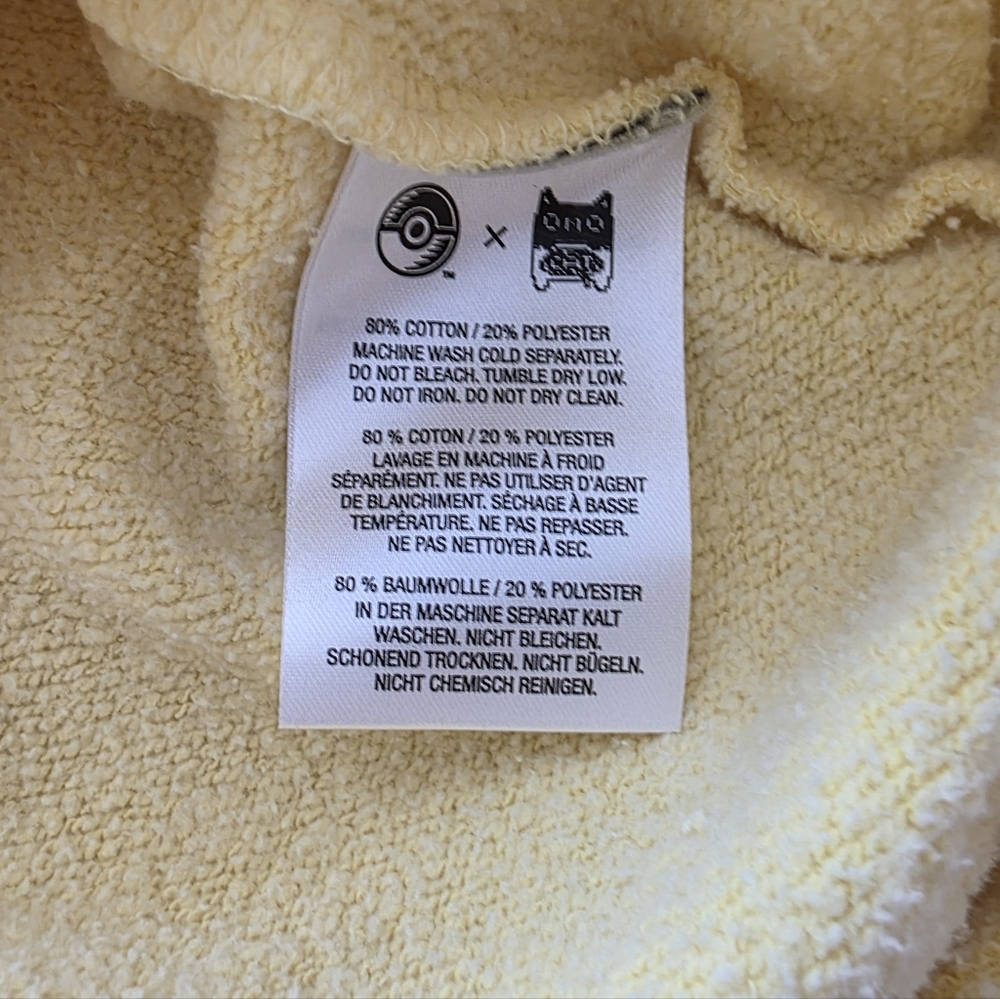 Pokémon Center × OMOCAT: Electric Type Midweight Crew Neck Sweatshirt, Medium - Picture 9 of 11